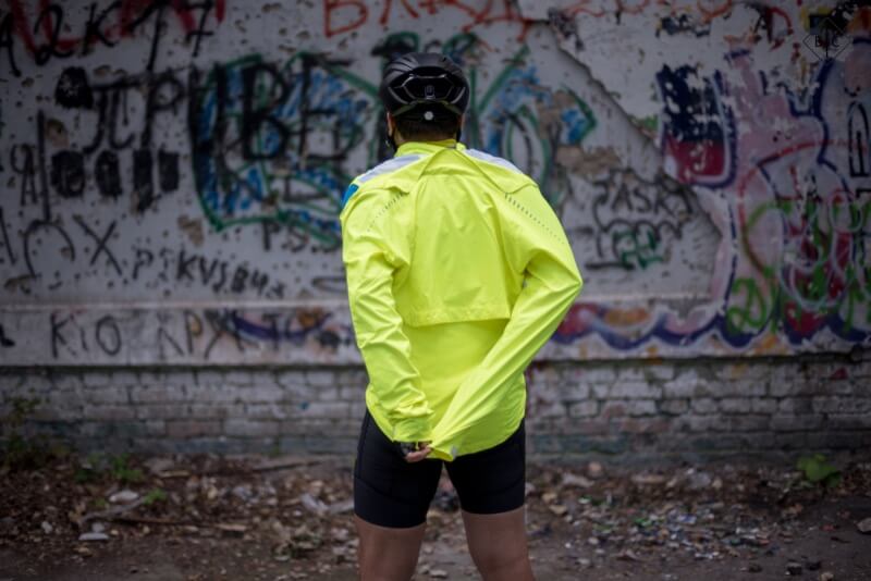 Обзор велоодежды Sugoi: джерси, велотрусы, куртки, перчатки